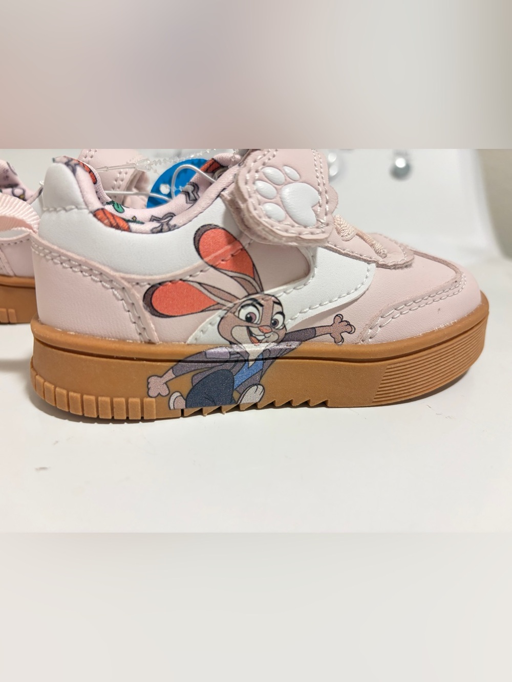 Disney Zootopia Toddler Girls Size 6 Pink Velcro Sneakers